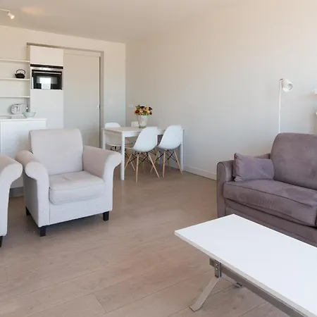 Apartment Lecomte - The Shoreline Collection 12 *